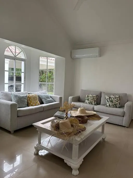 Hermosa Villa En Metro Country Club Juan Dolio San Pedro de Macorís